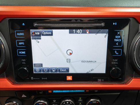 Used 2019 Toyota Tacoma TRD Off-Road AWD/4WD image 19