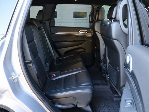Used 2021 Jeep Grand Cherokee Limited image 31