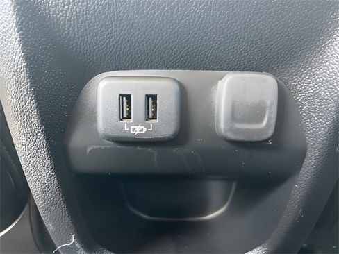 Used 2021 Chevrolet Colorado Z71 image 31