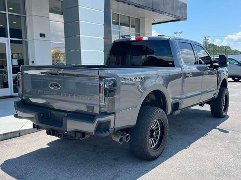 Used 2024 Ford F250 Lariat w/ Lariat Ultimate Package AWD/4WD image 3