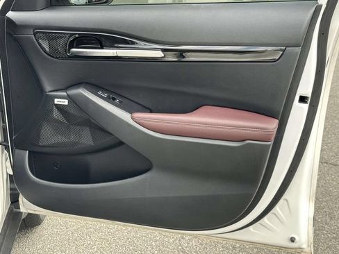 Used 2023 Kia Seltos SX w/ SX Sunroof Package AWD/4WD image 8