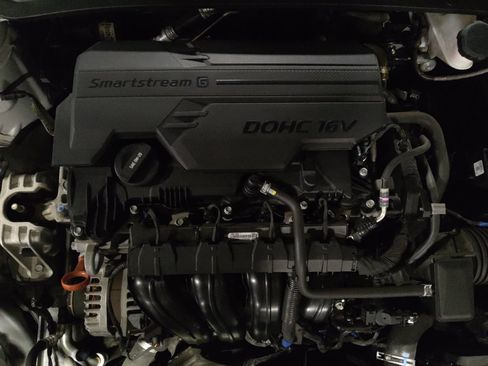 Used 2022 Hyundai Elantra SEL image 30