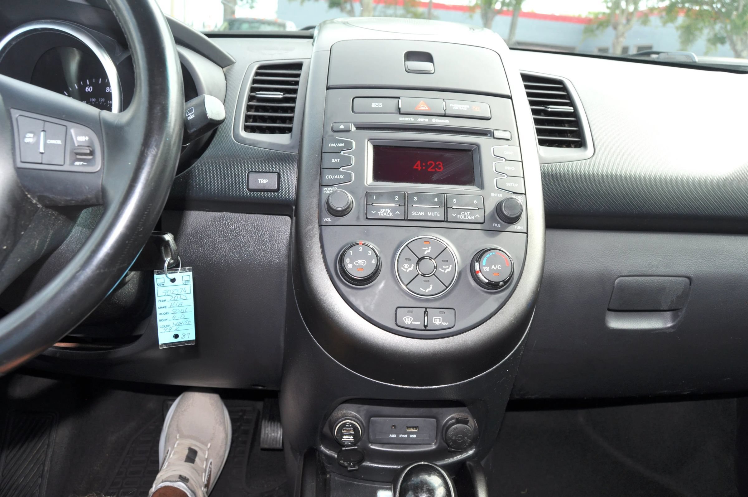 Used 2013 Kia Soul + FWD image 28
