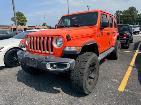 Used 2018 Jeep Wrangler Unlimited Sahara w/ Dual Top Group AWD/4WD image 5