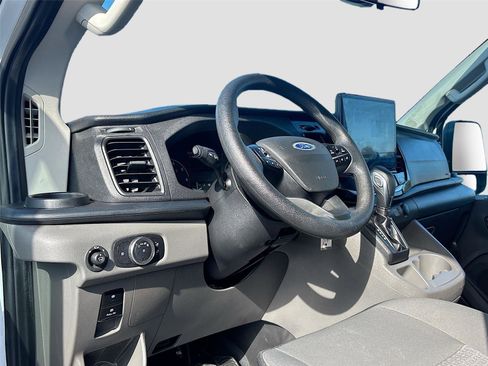 Used 2023 Ford Transit 350 XLT image 9
