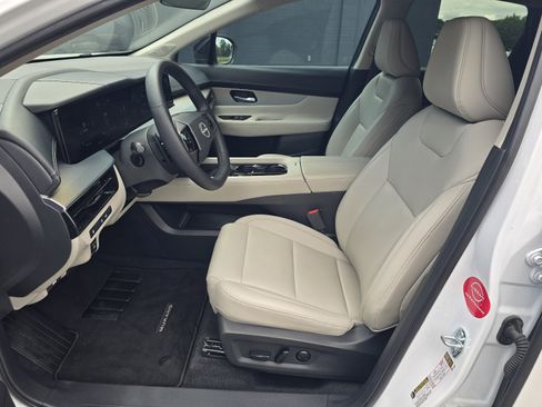 Certified 2025 Nissan Murano SL w/ Cargo Package AWD/4WD image 12