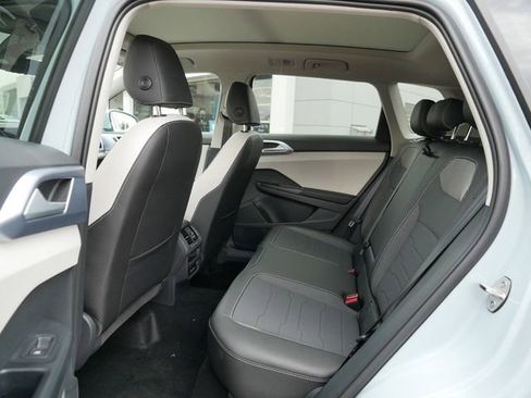 New 2026 Volkswagen Taos SE AWD/4WD image 8