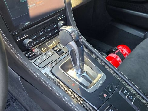 Certified 2023 Porsche 718 Cayman GT4 RWD image 20