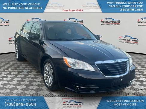Used 2011 Chrysler 200 Limited FWD image 3