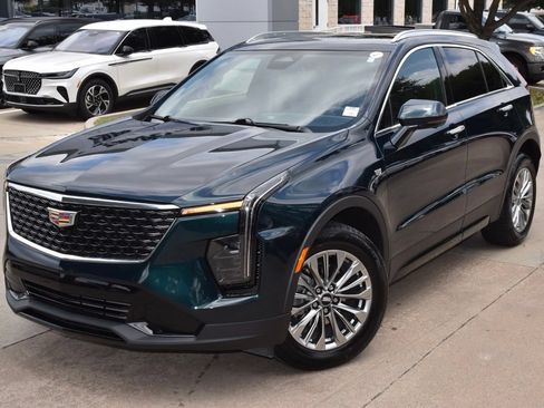 Used 2025 Cadillac XT4 Premium Luxury AWD/4WD image 39