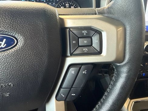Used 2020 Ford F150 Lariat w/ Equipment Group 502A Luxury AWD/4WD image 19