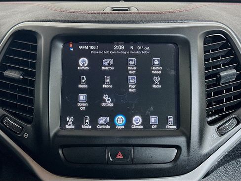 Used 2017 Jeep Cherokee Trailhawk w/ Cold Weather Group AWD/4WD image 14