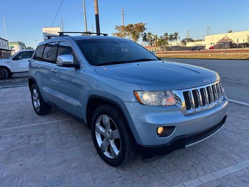Used 2012 Jeep Grand Cherokee Overland image 3
