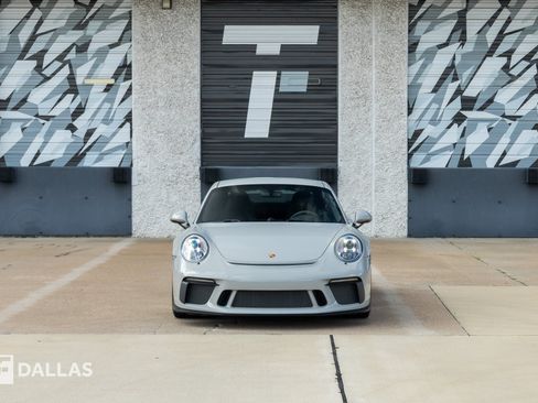 Used 2018 Porsche 911 GT3 RWD image 3