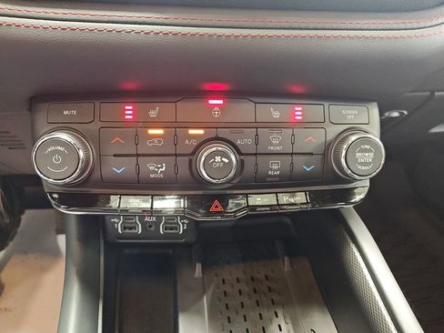 New 2026 Dodge Durango GT w/ Blacktop Package AWD/4WD image 23
