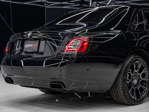 Used 2022 Rolls-Royce Ghost Black Badge AWD/4WD image 17