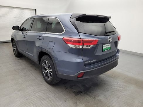Used 2019 Toyota Highlander LE FWD image 5