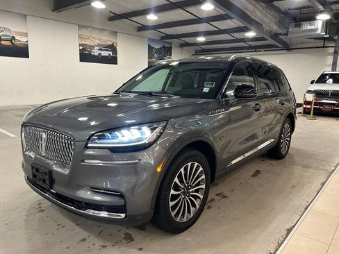 Used 2024 Lincoln Aviator AWD w/ Premium Package image 5