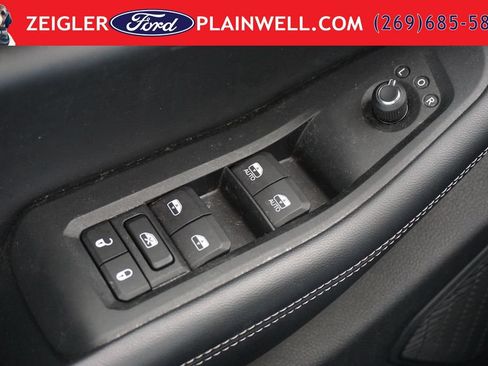 Used 2023 Jeep Grand Cherokee Limited AWD/4WD image 34