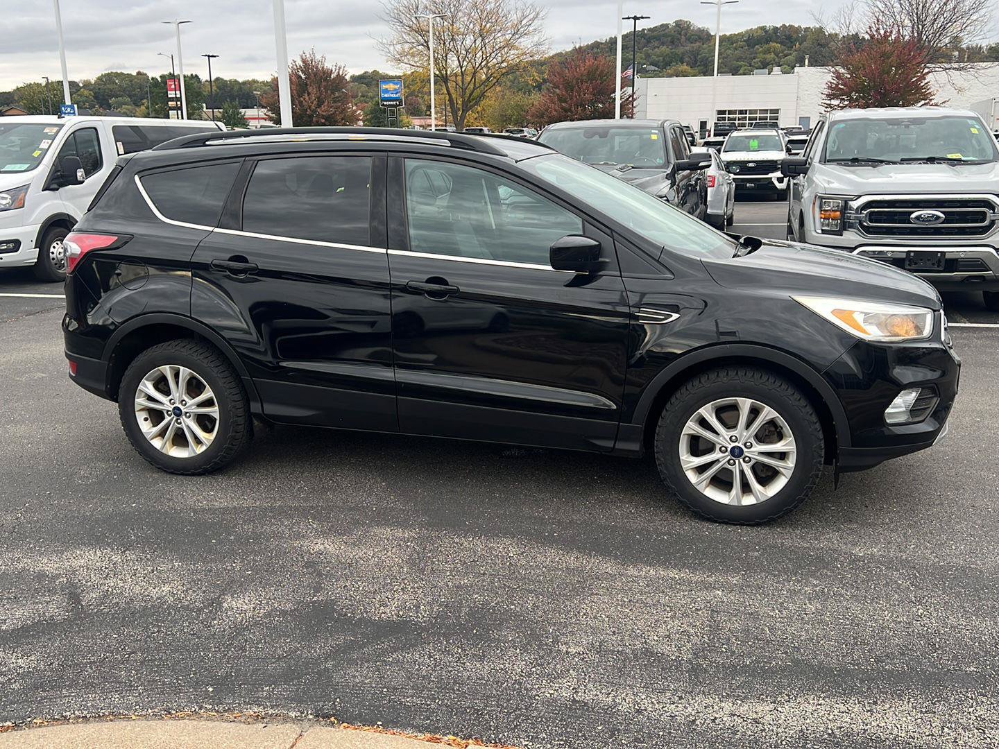 Used 2018 Ford Escape SE AWD/4WD image 3