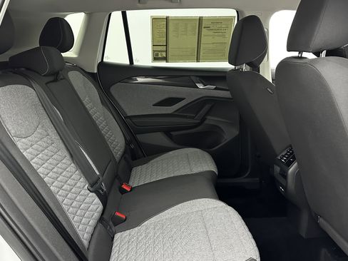 Used 2025 Volkswagen Tiguan S image 32