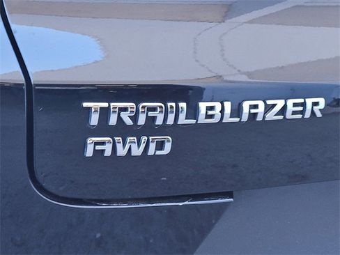 Used 2024 Chevrolet TrailBlazer ACTIV w/ Driver Confidence Package image 10
