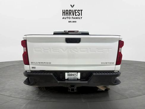 Used 2024 Chevrolet Silverado 2500 Custom w/ Custom Value Package image 3
