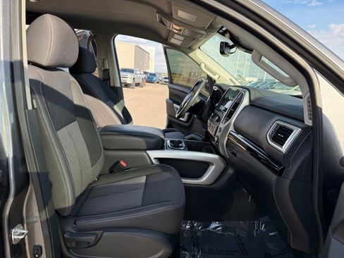 Used 2021 Nissan Titan SV w/ SV Convenience Package image 17