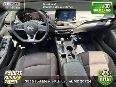 Used 2025 Nissan Altima 2.5 SV FWD image 16