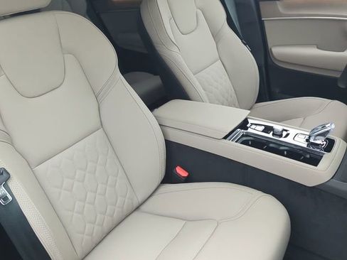 New 2026 Volvo XC90 T8 Plus w/ Protection Package Premier AWD/4WD image 12