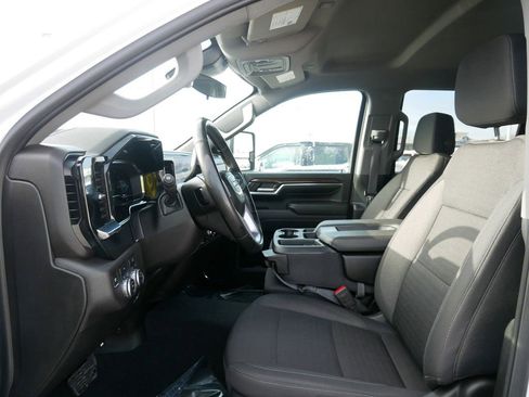 Used 2024 GMC Sierra 2500 SLE image 8