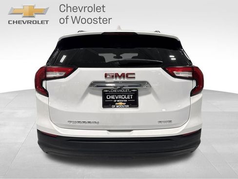 Used 2023 GMC Terrain SLE w/ Driver Convenience Package image 4