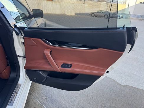 Used 2016 Maserati Quattroporte GTS image 20