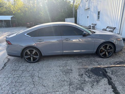 Used 2023 Honda Accord Sport image 4