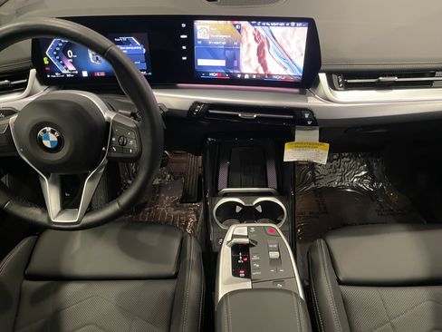 Used 2025 BMW X1 xDrive28i w/ Convenience Package image 17