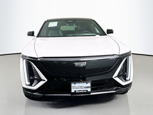 Used 2025 Cadillac Lyriq Sport w/ LPO, Floor Liner Package AWD/4WD image 2