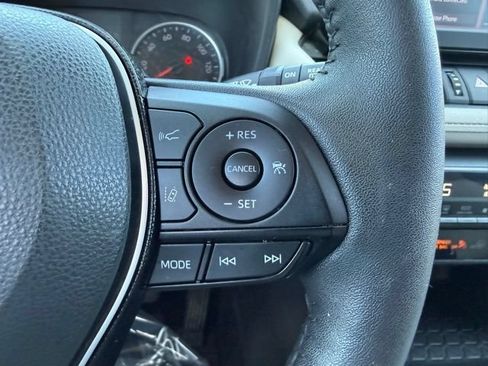 Used 2021 Toyota RAV4 XLE Premium AWD/4WD image 19
