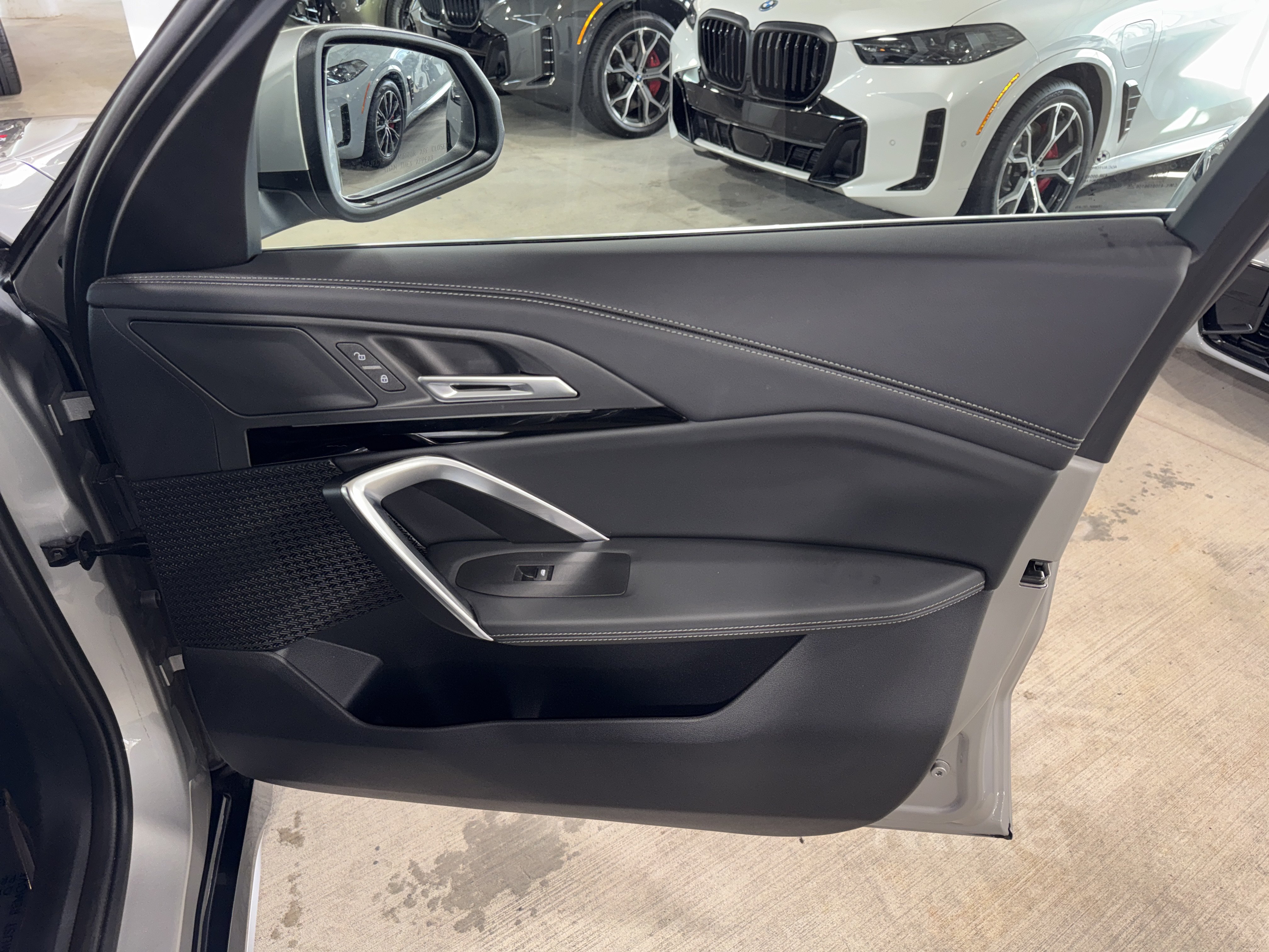 Certified 2025 BMW X1 xDrive28i AWD/4WD image 9