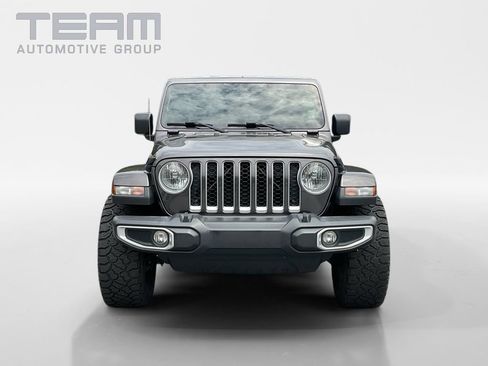 Used 2021 Jeep Gladiator Overland w/ Cold Weather Group AWD/4WD image 2