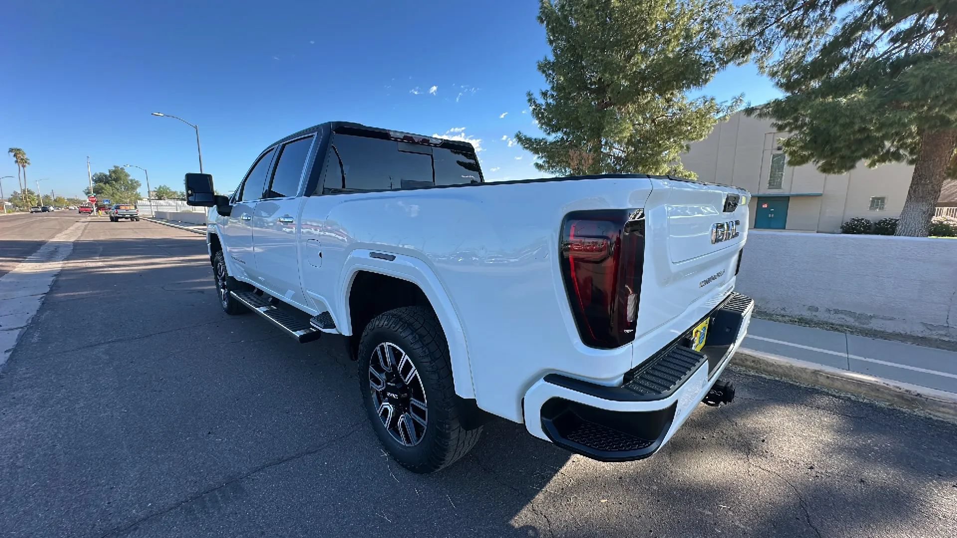 Used 2020 GMC Sierra 2500 Denali w/ Denali Ultimate Package AWD/4WD image 2