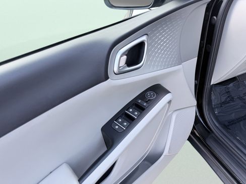 Used 2022 Kia Soul LX w/ Technology Package image 22