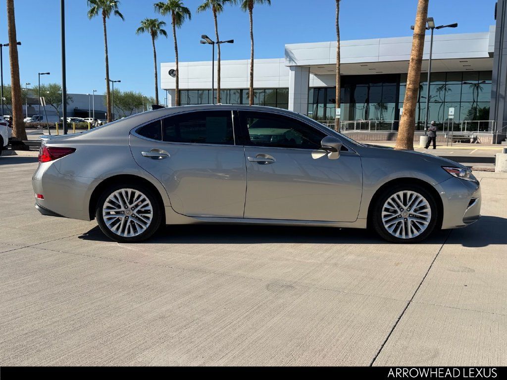 Used 2017 Lexus ES 350 w/ Ultra Luxury Package FWD image 7