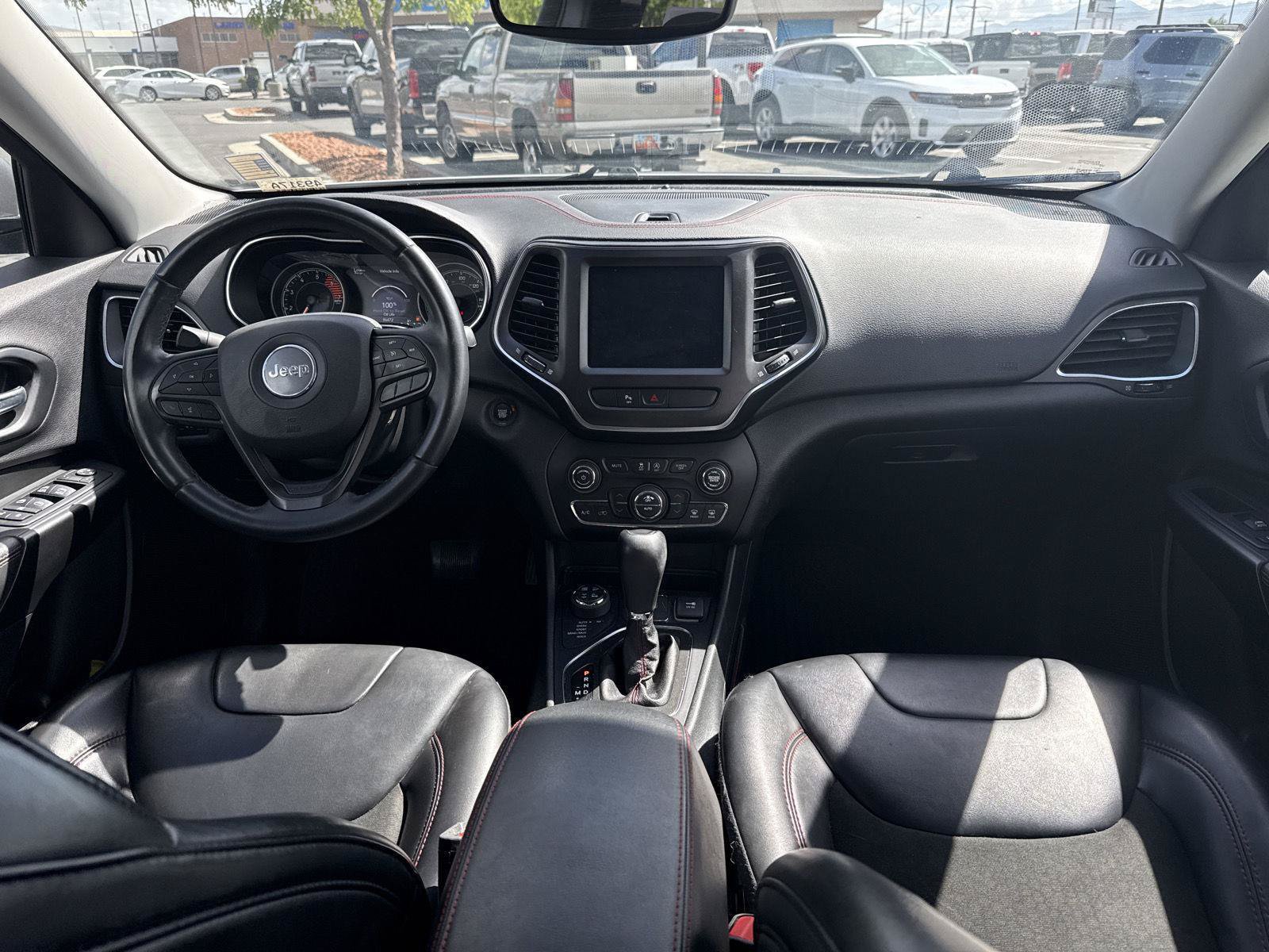 Used 2019 Jeep Cherokee Trailhawk AWD/4WD image 23