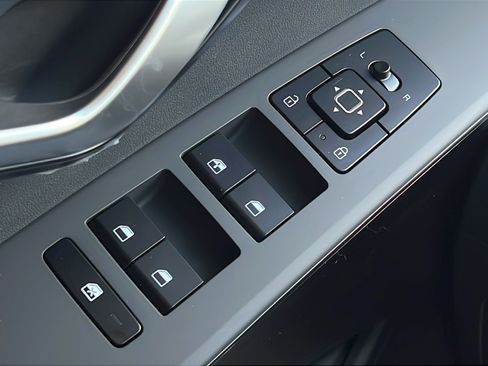 New 2026 Kia Niro LX FWD image 17