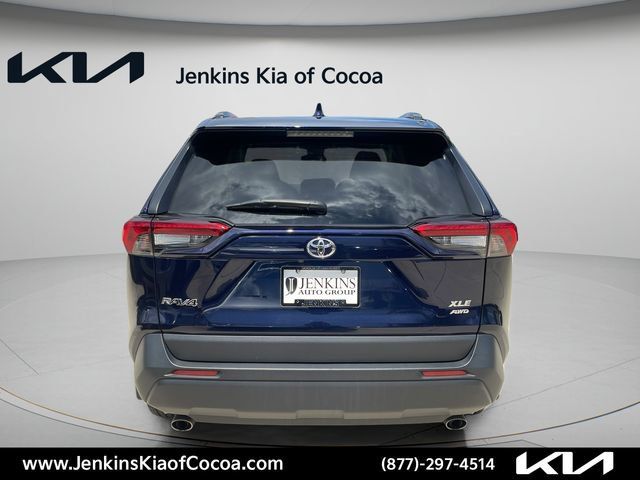 Used 2022 Toyota RAV4 XLE Premium AWD/4WD image 6