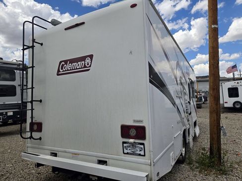 Used 2021 Ford E-450 and Econoline 450 Super Duty w/ Motorhome Prep Package RWD image 3