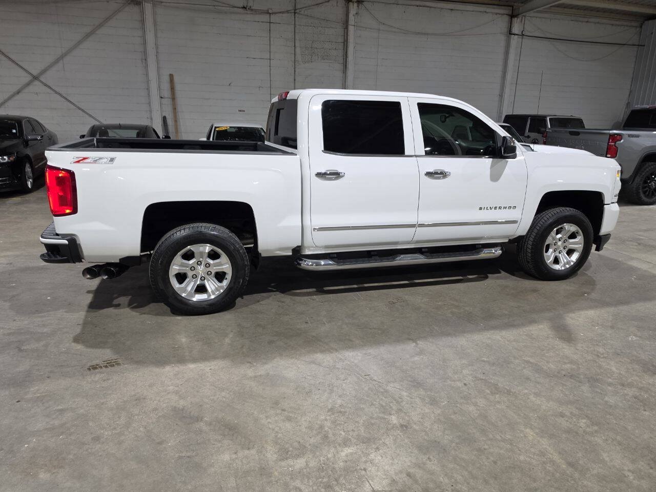 Used 2017 Chevrolet Silverado 1500 LTZ Z71 AWD/4WD image 16