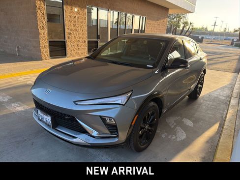 Certified 2025 Buick Envista Sport Touring image 3