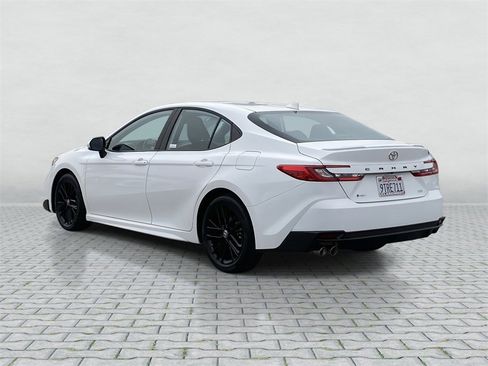 Certified 2025 Toyota Camry SE image 4