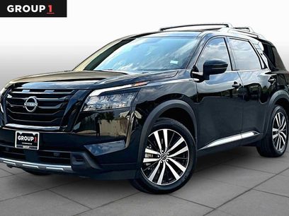 Certified 2025 Nissan Pathfinder Platinum